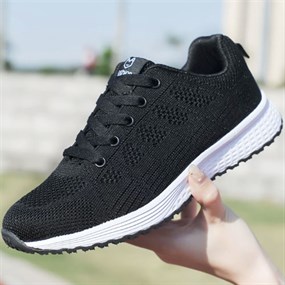 2023 Black Sneakers size 6